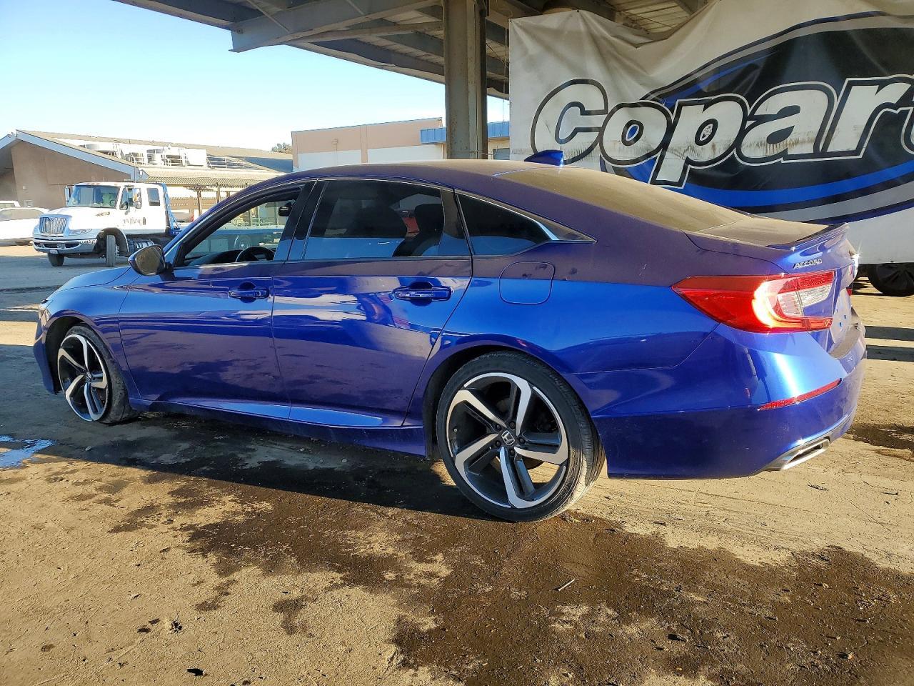 2020 Honda Accord Sport - Фото 2