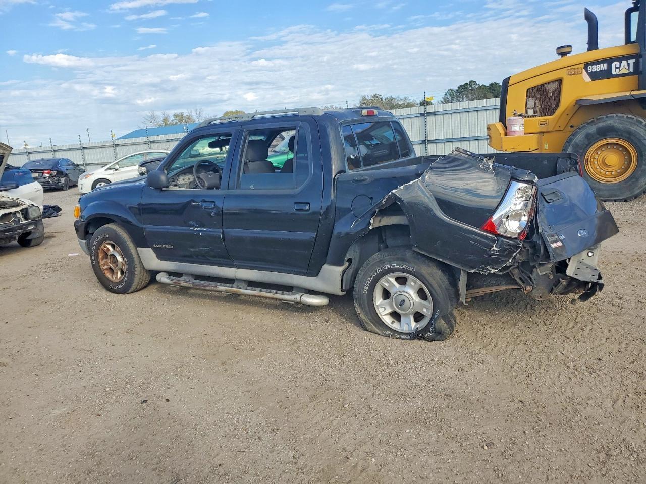 2002 Ford Explorer Sport Trac - Фото 2
