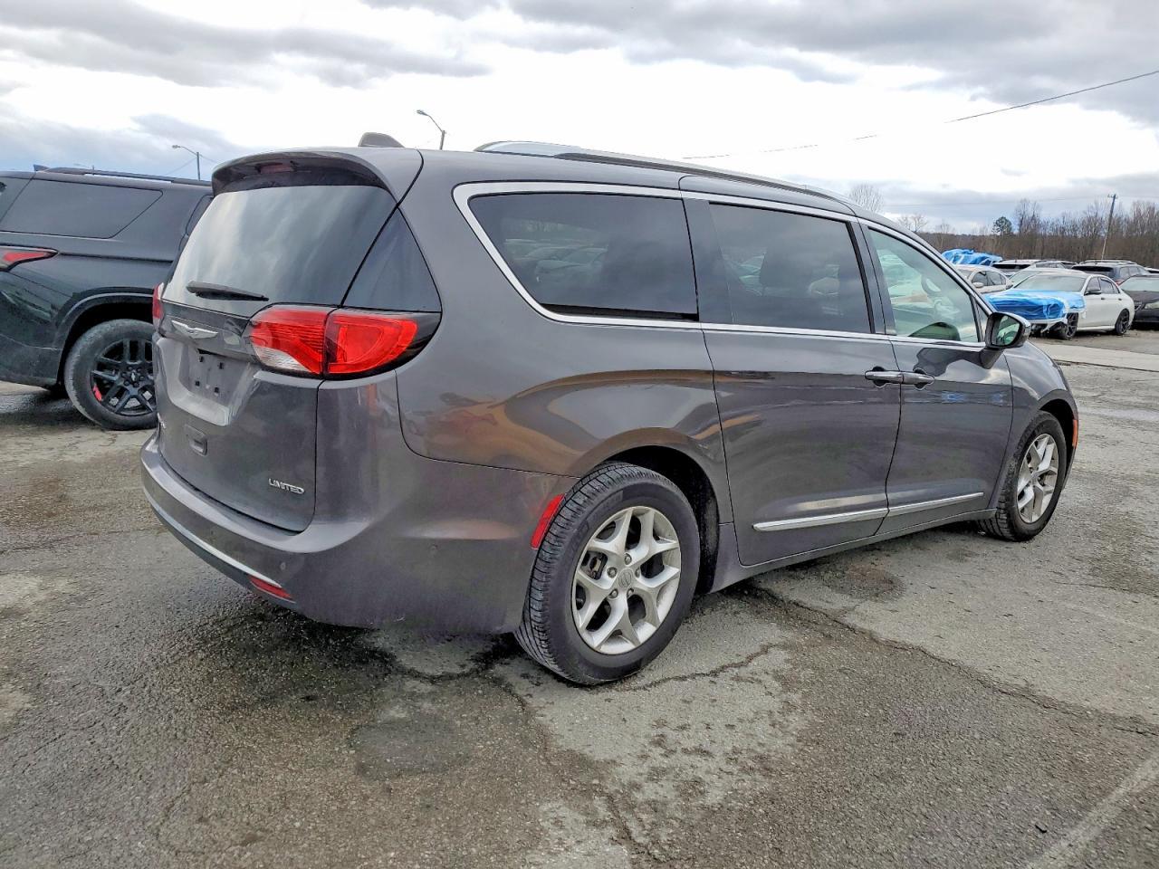 2020 Chrysler Pacifica Limited - Фото 3