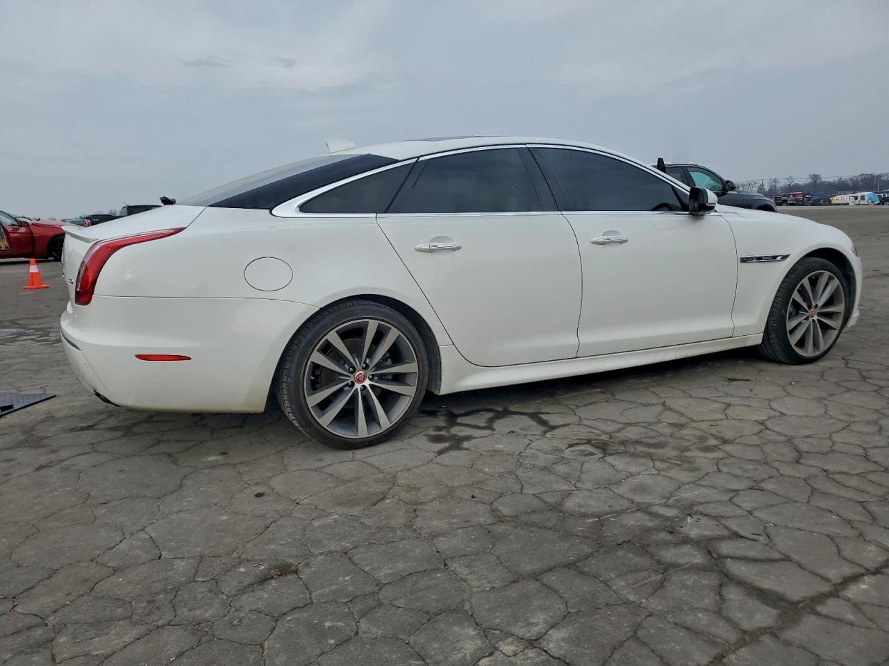 2019 Jaguar Xj R - Sport - Image 3