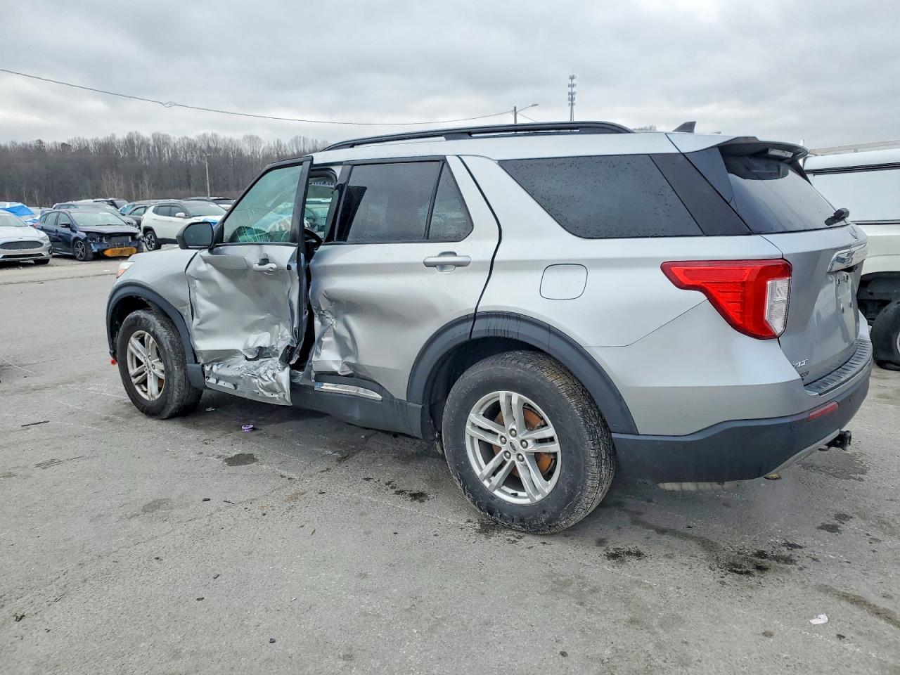 2021 Ford Explorer Xlt - Фото 2