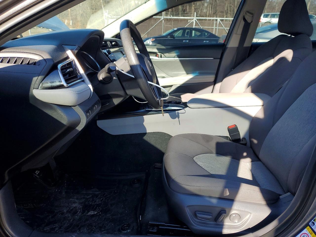 2018 Toyota Camry Le - Фото 7