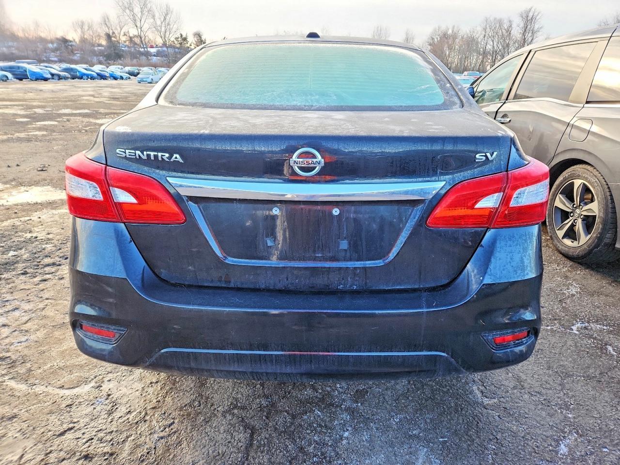 2017 Nissan Sentra S - Фото 6