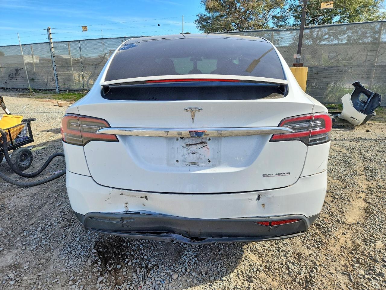 2019 Tesla Model X - Фото 6