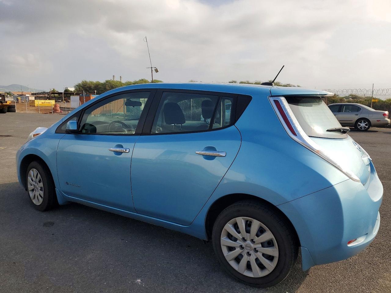 2015 Nissan Leaf S - Фото 2