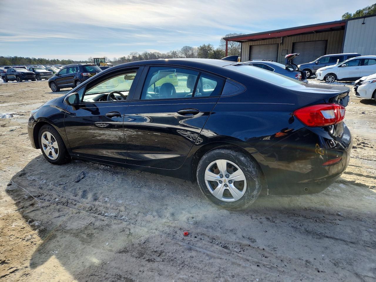 2017 Chevrolet Cruze Ls - Фото 2