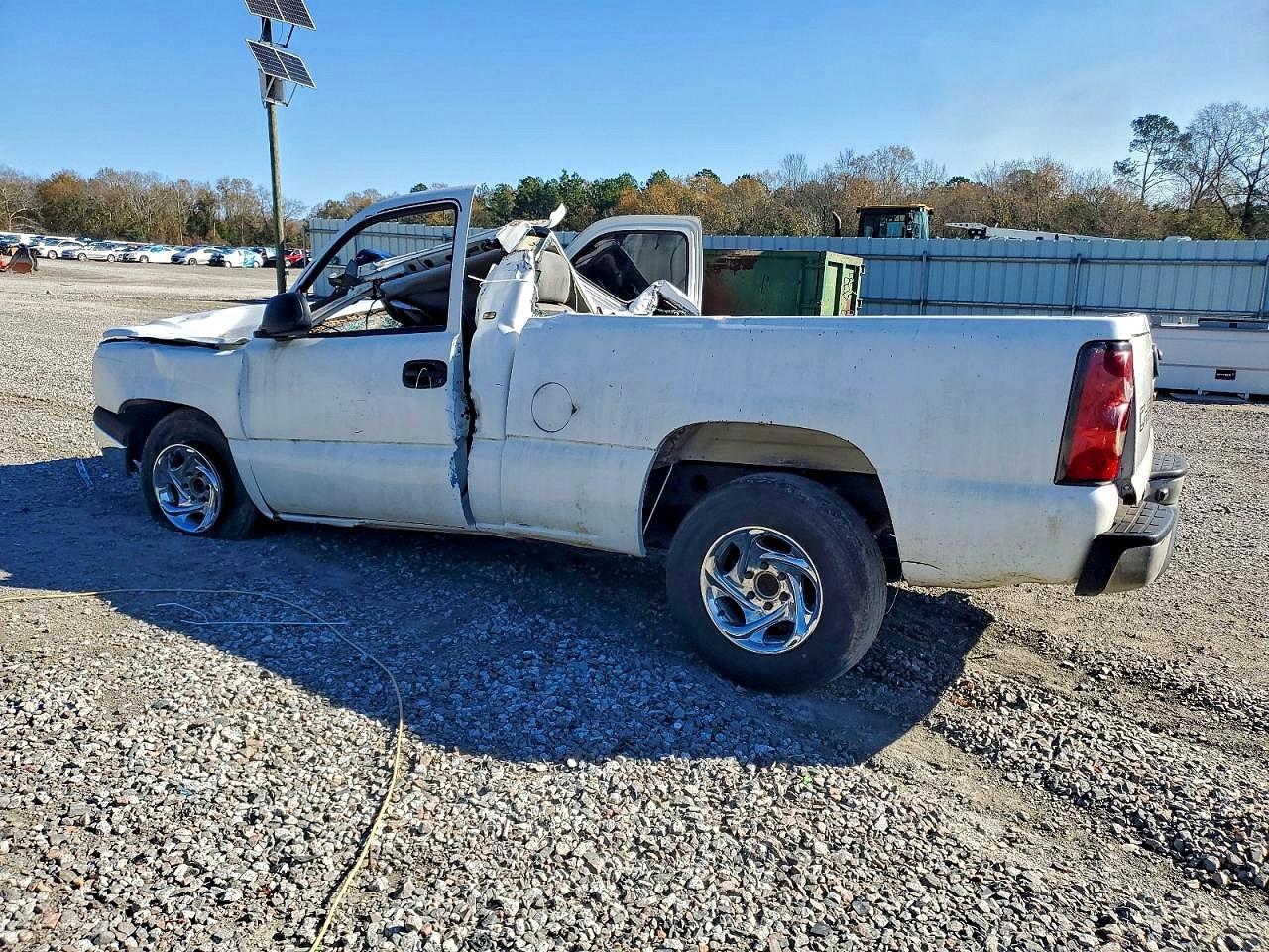 2003 Chevrolet Silverado C1500 - Фото 2