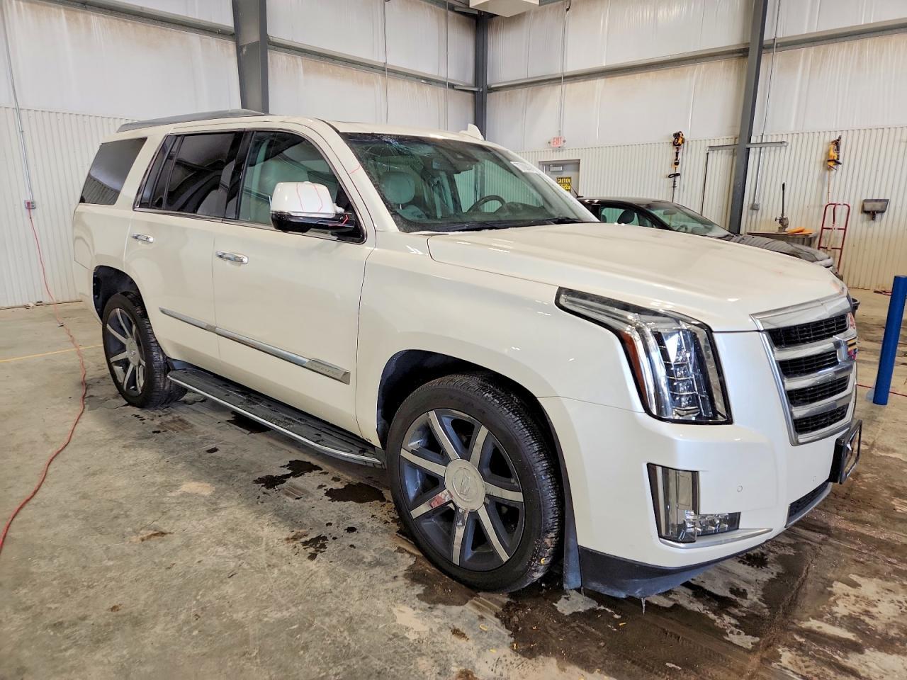 2015 Cadillac Escalade Luxury - Фото 4