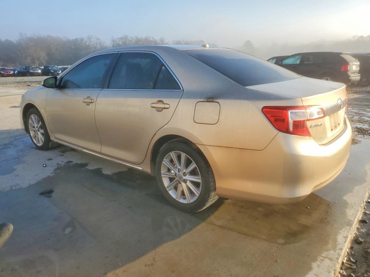 2012 Toyota Camry Base - Фото 2
