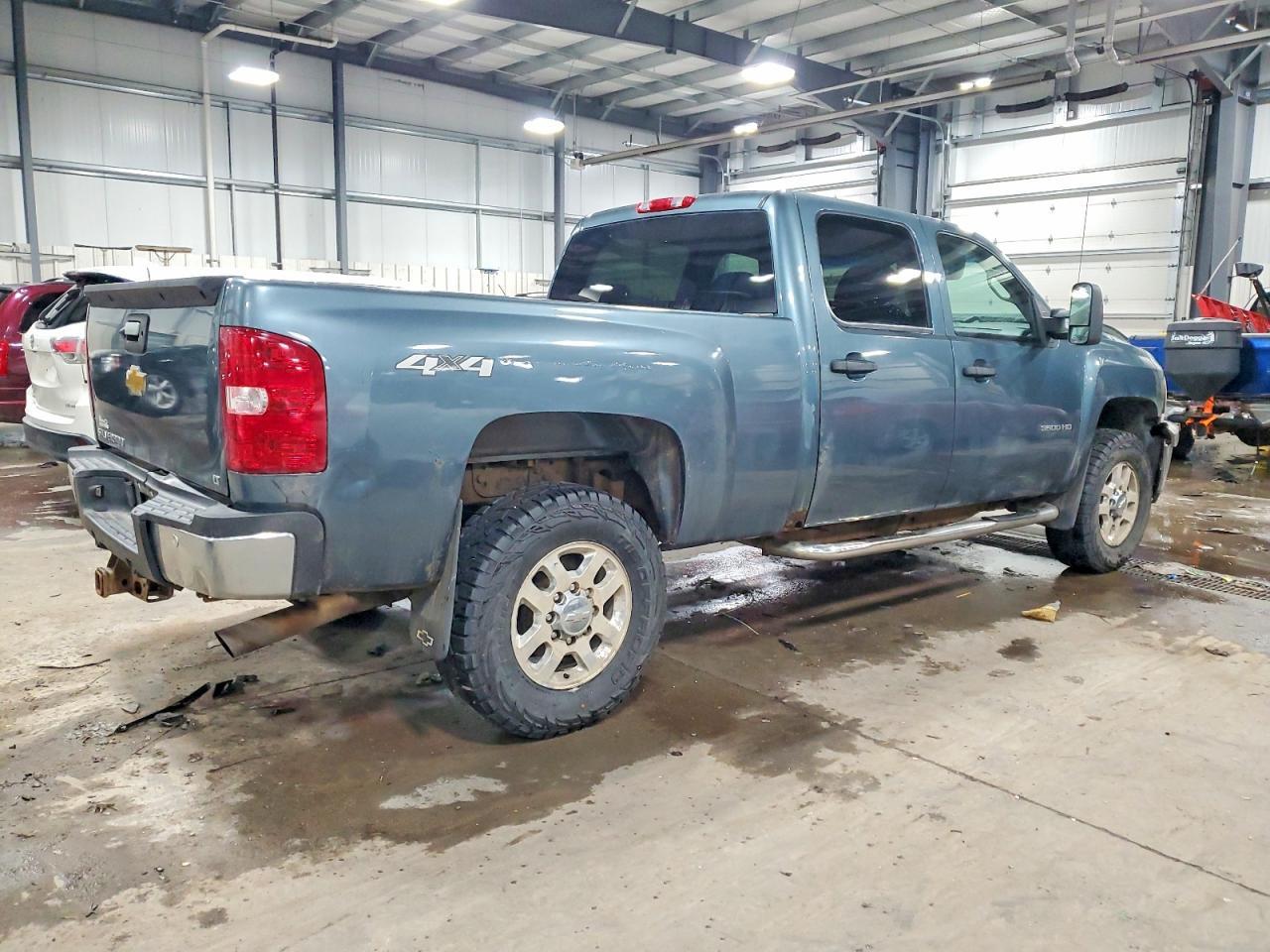 2011 Chevrolet Silverado K3500 Lt - Фото 3