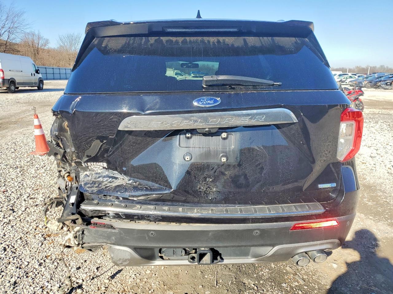 2020 Ford Explorer Platinum - Image 6