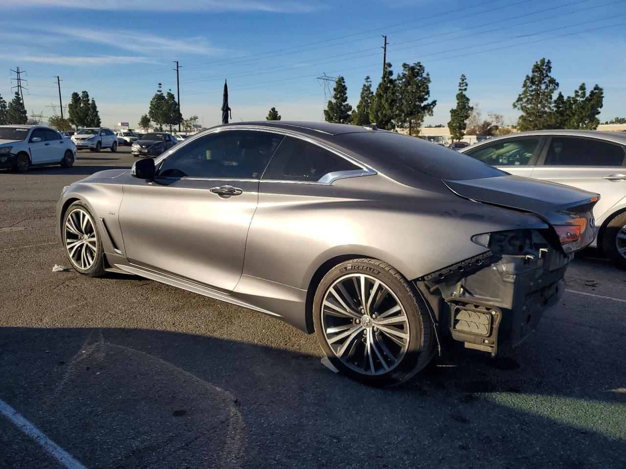 2017 Infiniti Q60 3.0T Premium - Фото 2