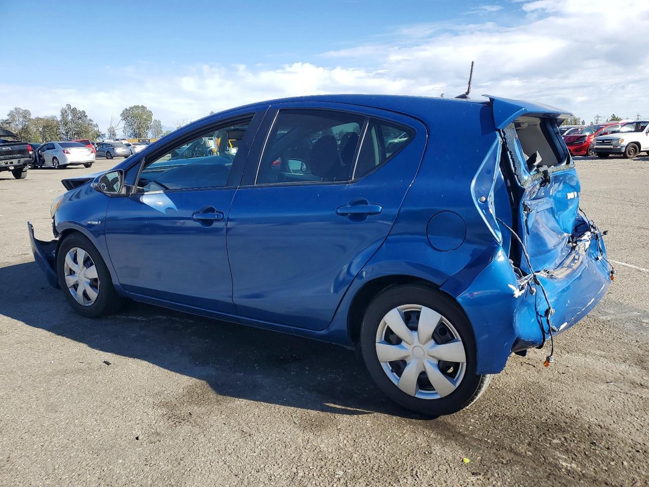 2013 Toyota Prius C - Фото 2
