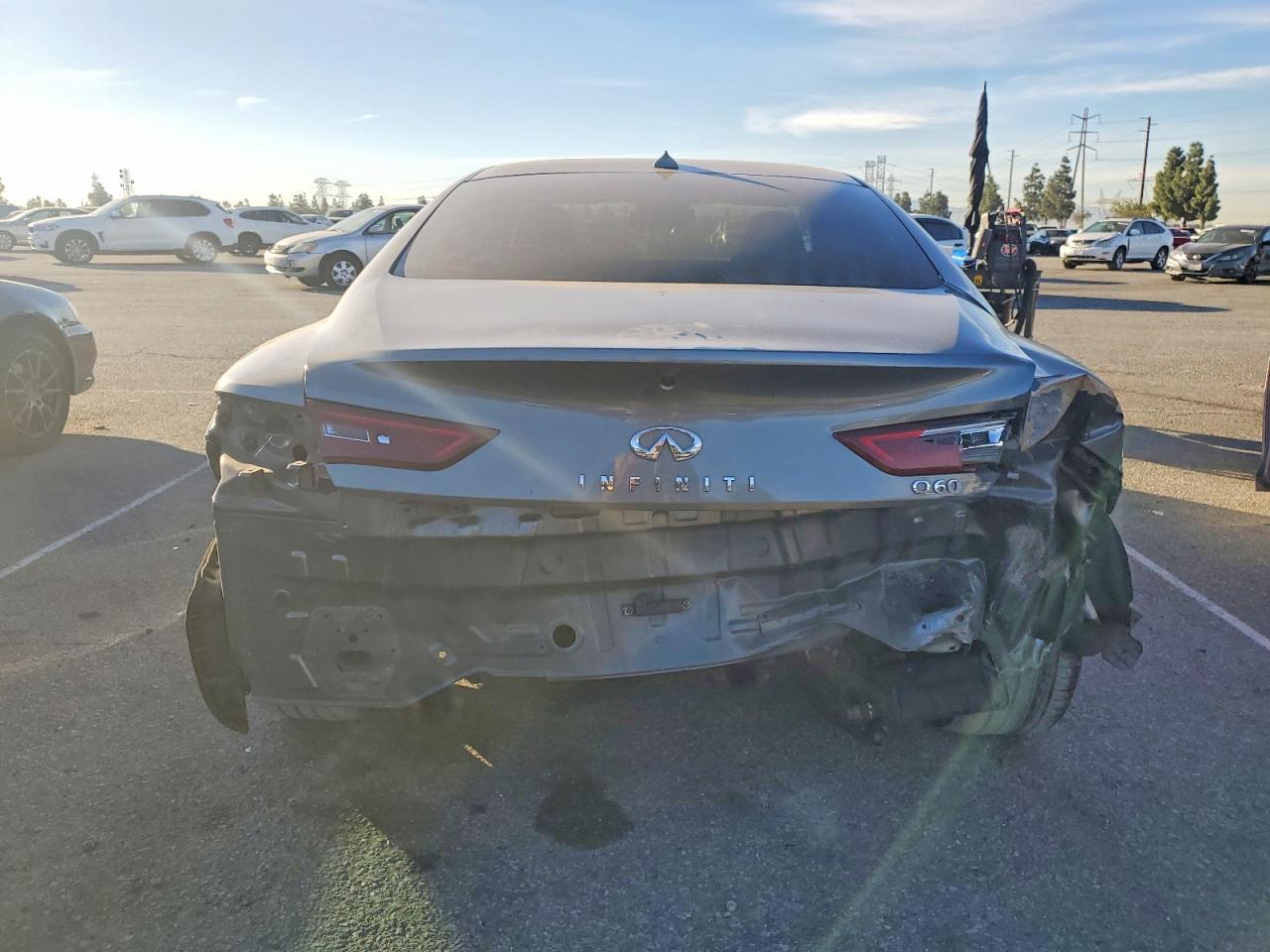 2017 Infiniti Q60 3.0T Premium - Фото 6