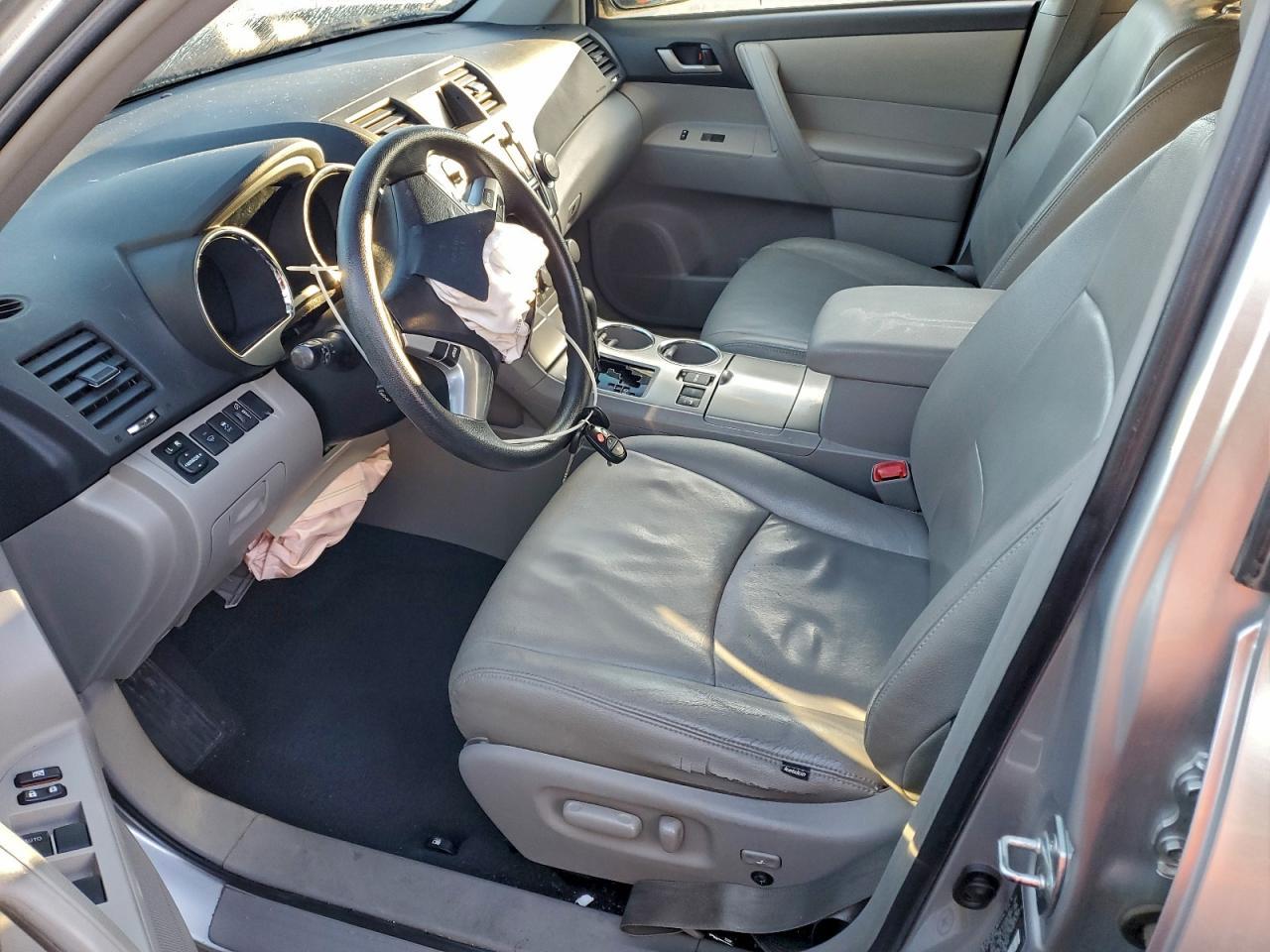 2013 Toyota Highlander Base - Image 7