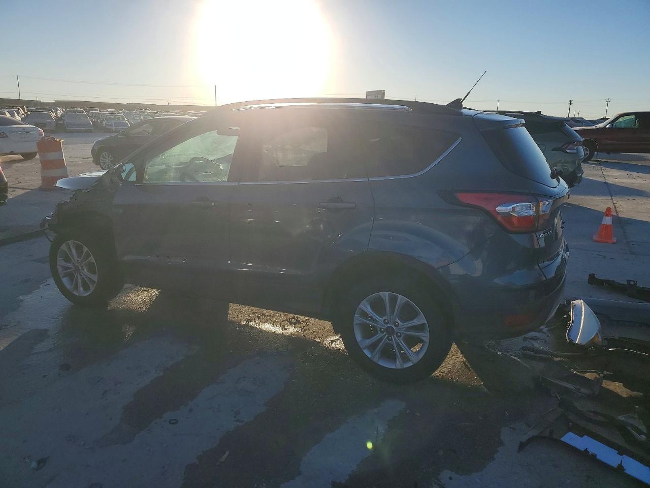2018 Ford Escape Se - Фото 2