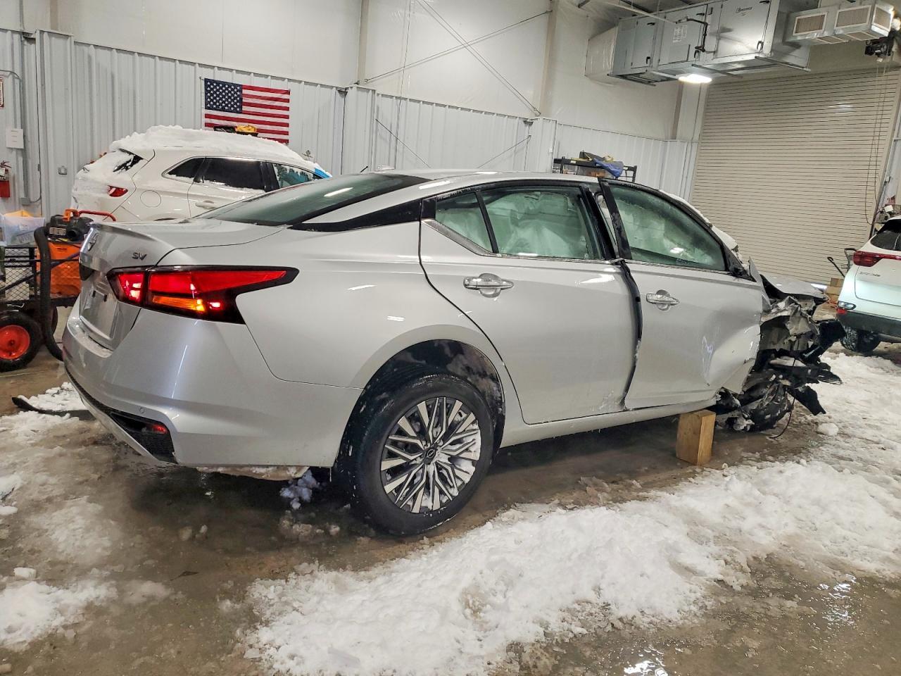 2024 Nissan Altima 2.5 Sv - Image 3