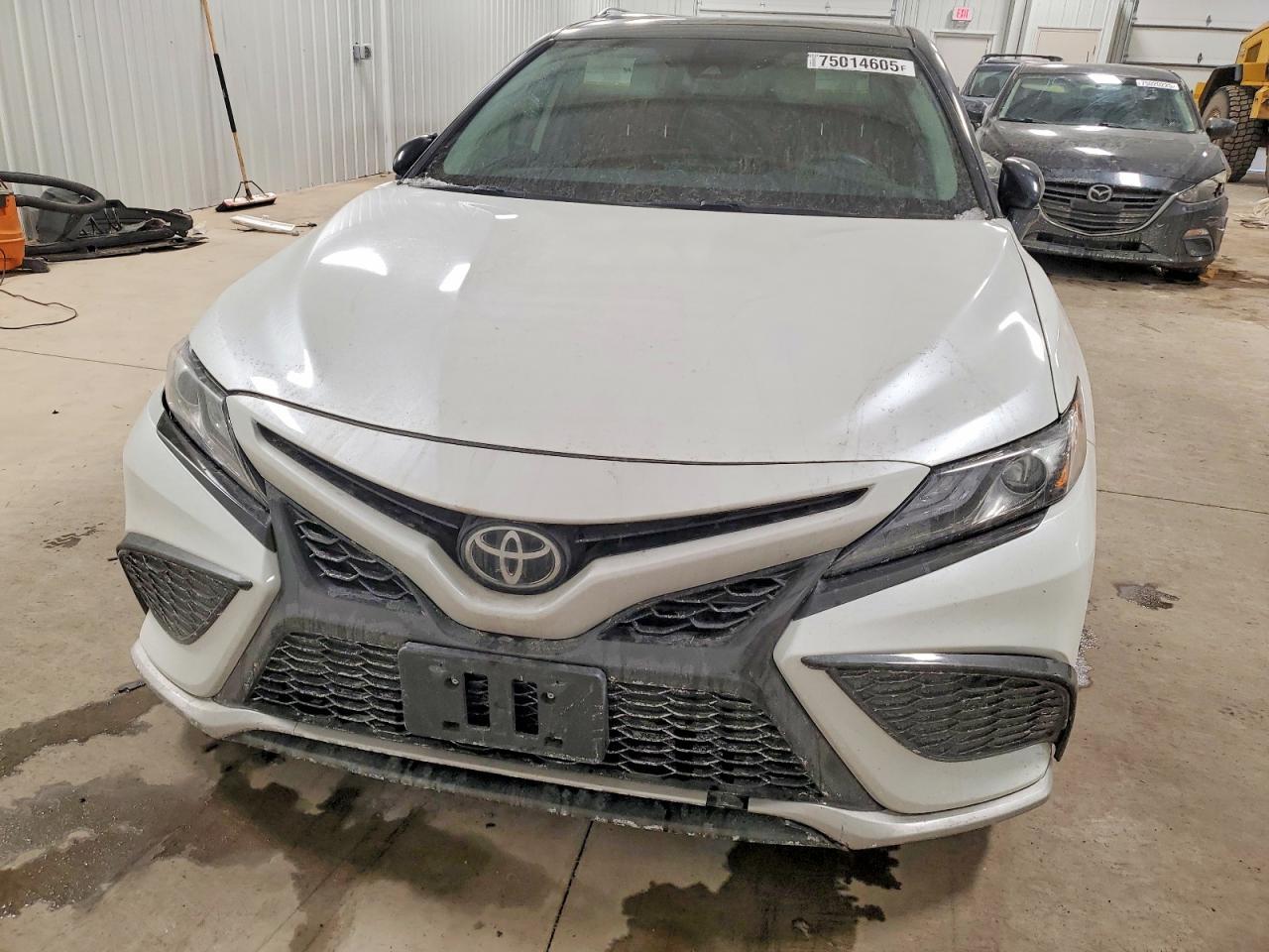 2021 Toyota Camry Xse - Фото 5