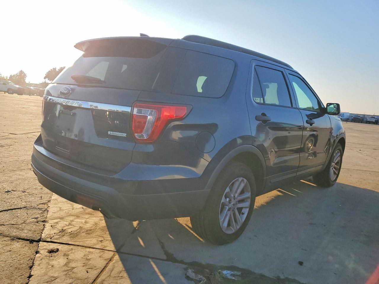 2017 Ford Explorer - Фото 3