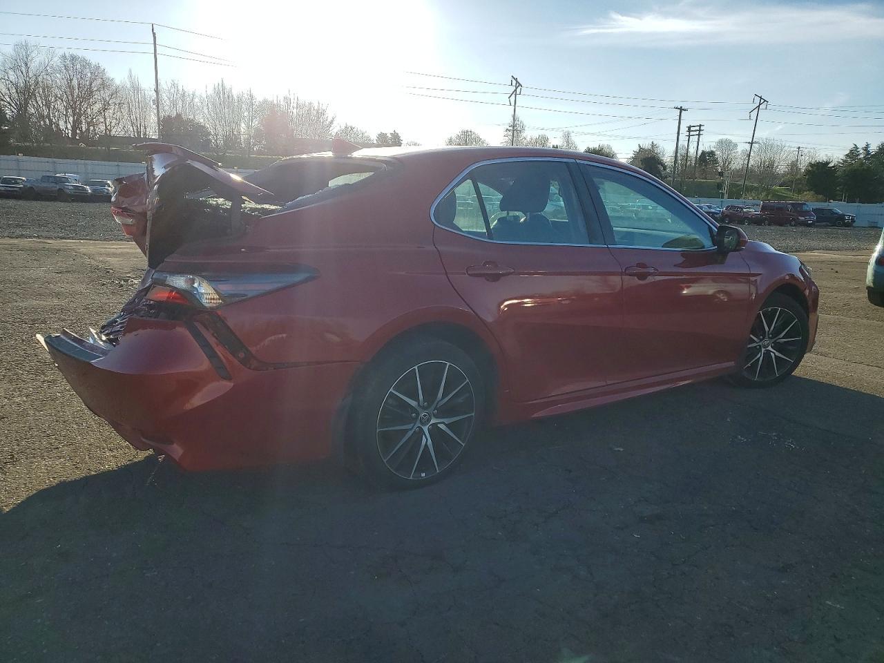 2022 Toyota Camry - Фото 3