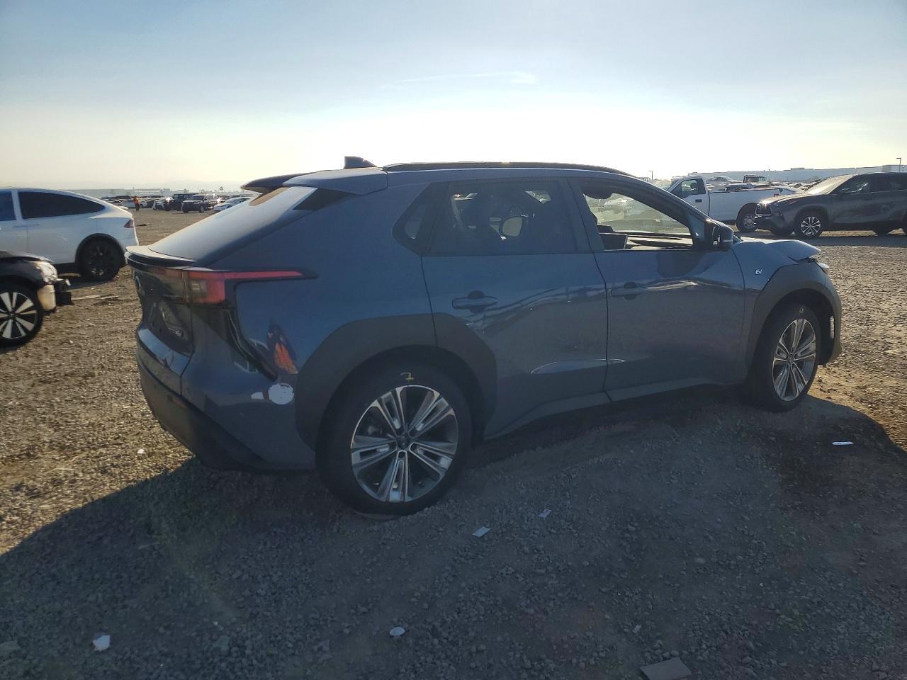 2023 Toyota Utility - Фото 3