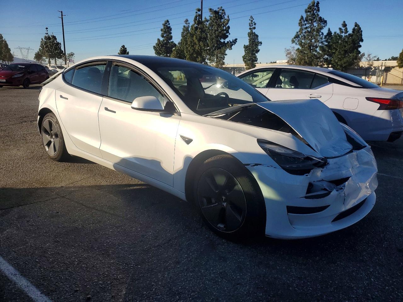 2023 Tesla Model 3 - Фото 4