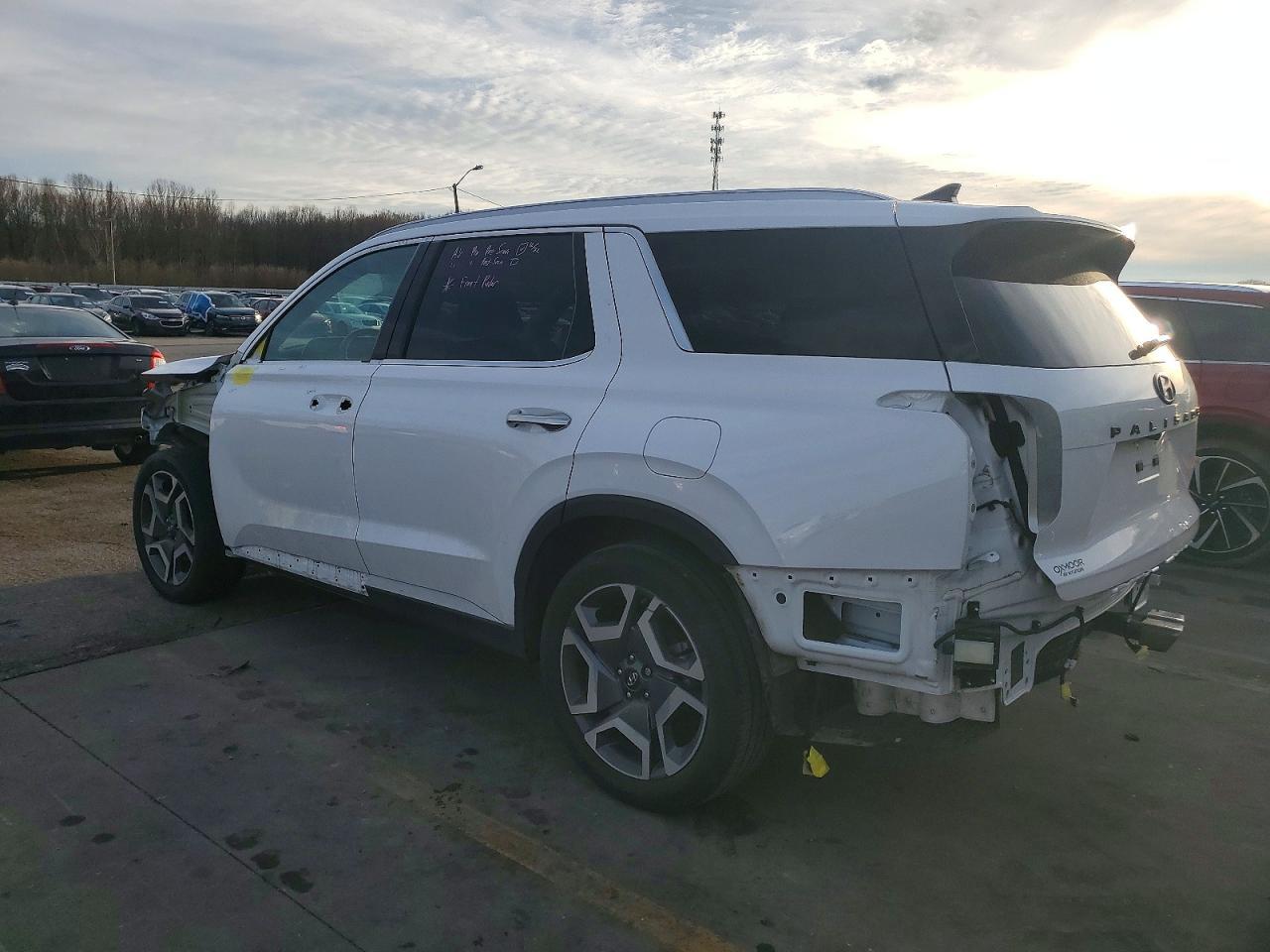 2024 Hyundai Palisade Sel Premium - Image 2