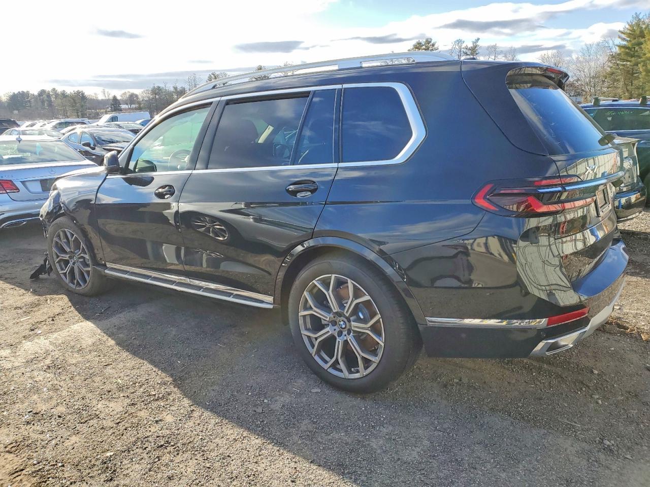 2026 BMW X7 xDrive40I - Фото 2