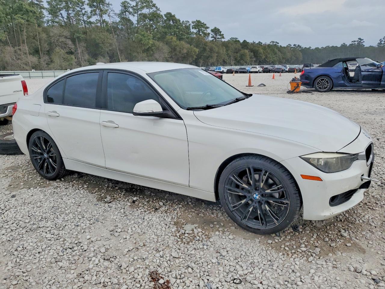 2015 BMW 328 I - Image 4