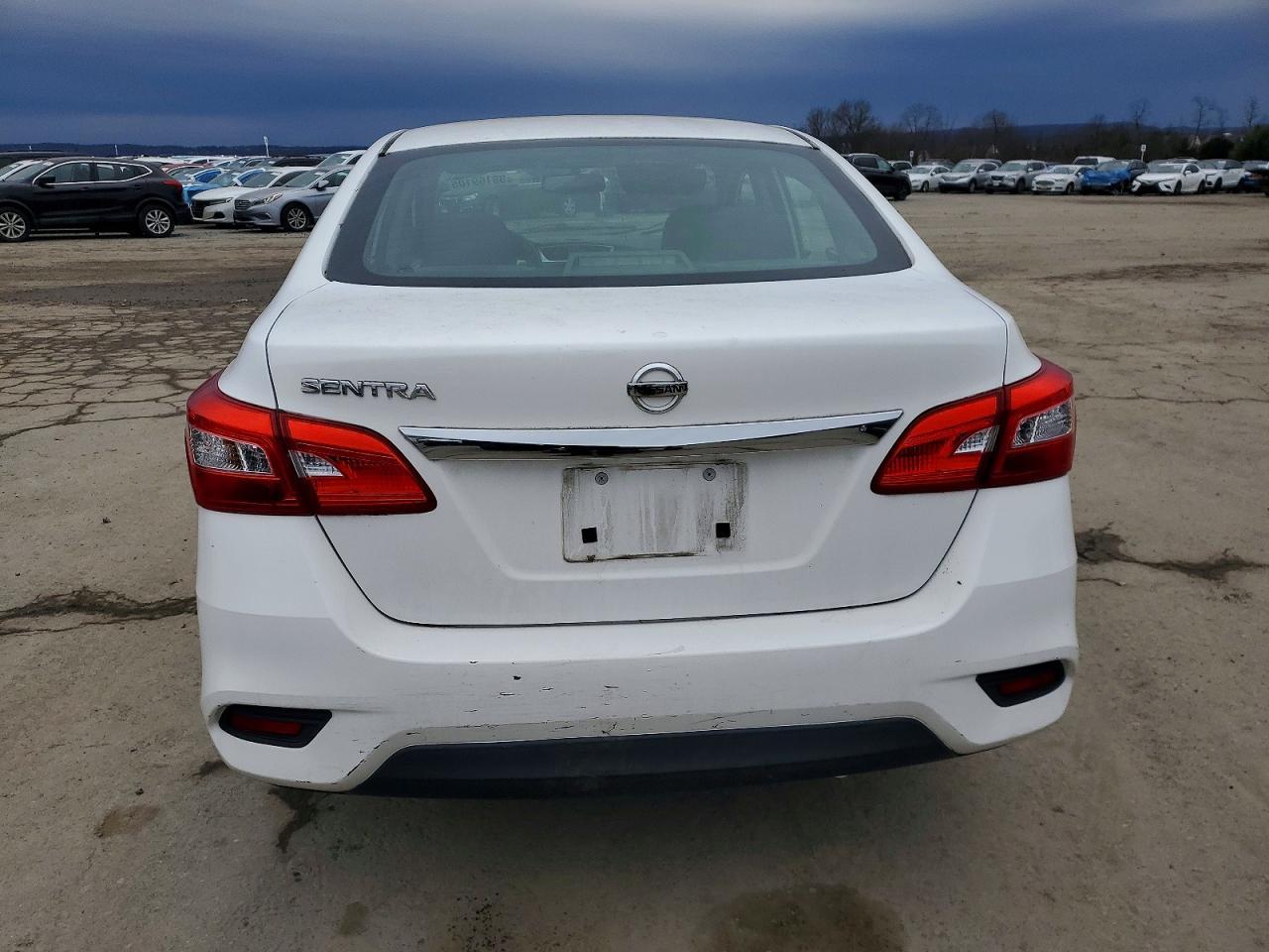 2016 Nissan Sentra S - Фото 6