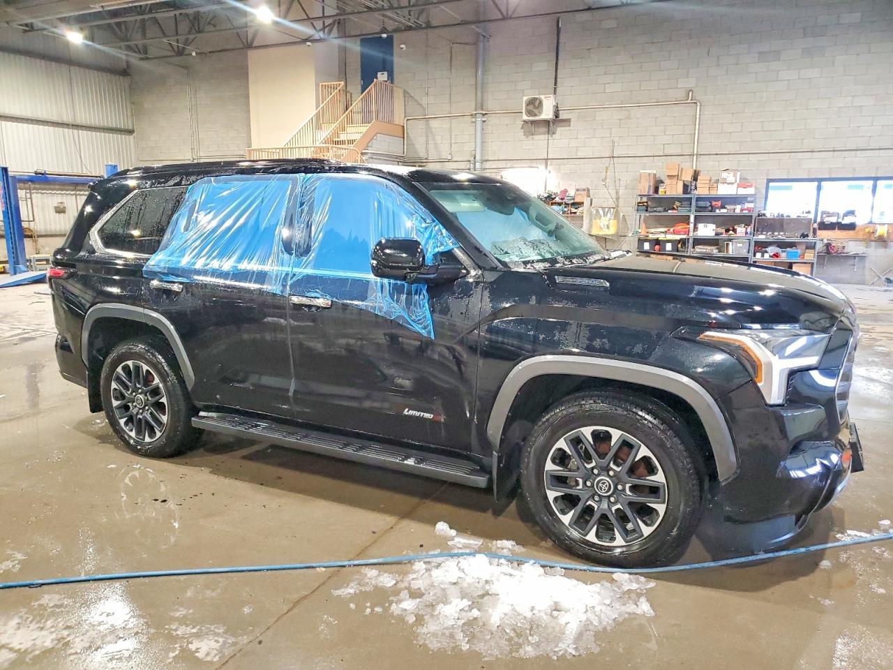 2023 Toyota Sequoia Sr5 - Image 4