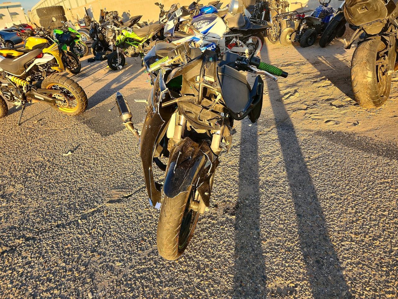 2011 Kawasaki Ex250 J - Image 2