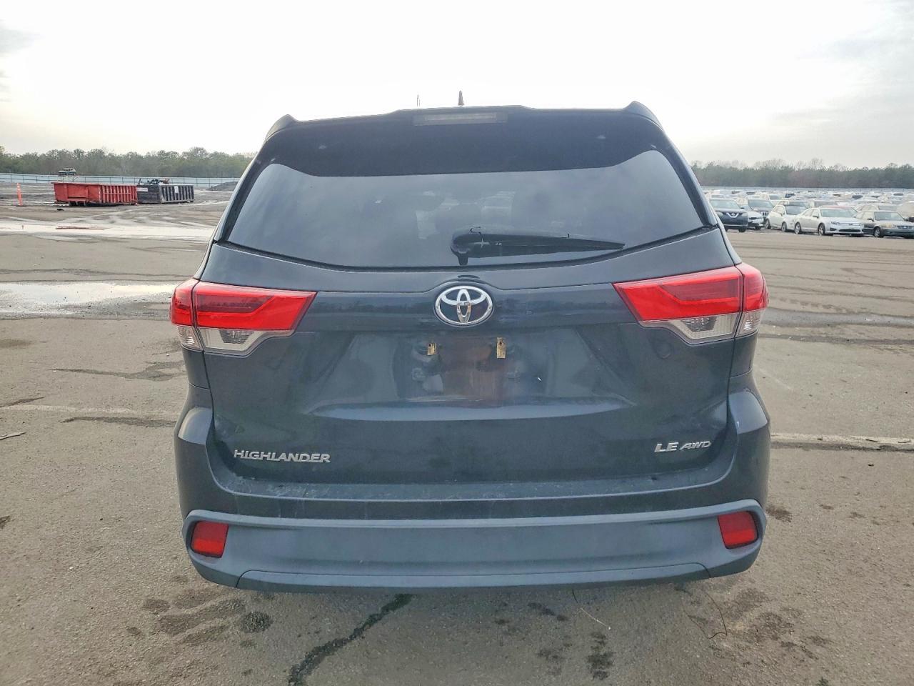 2017 Toyota Highlander Le - Фото 6