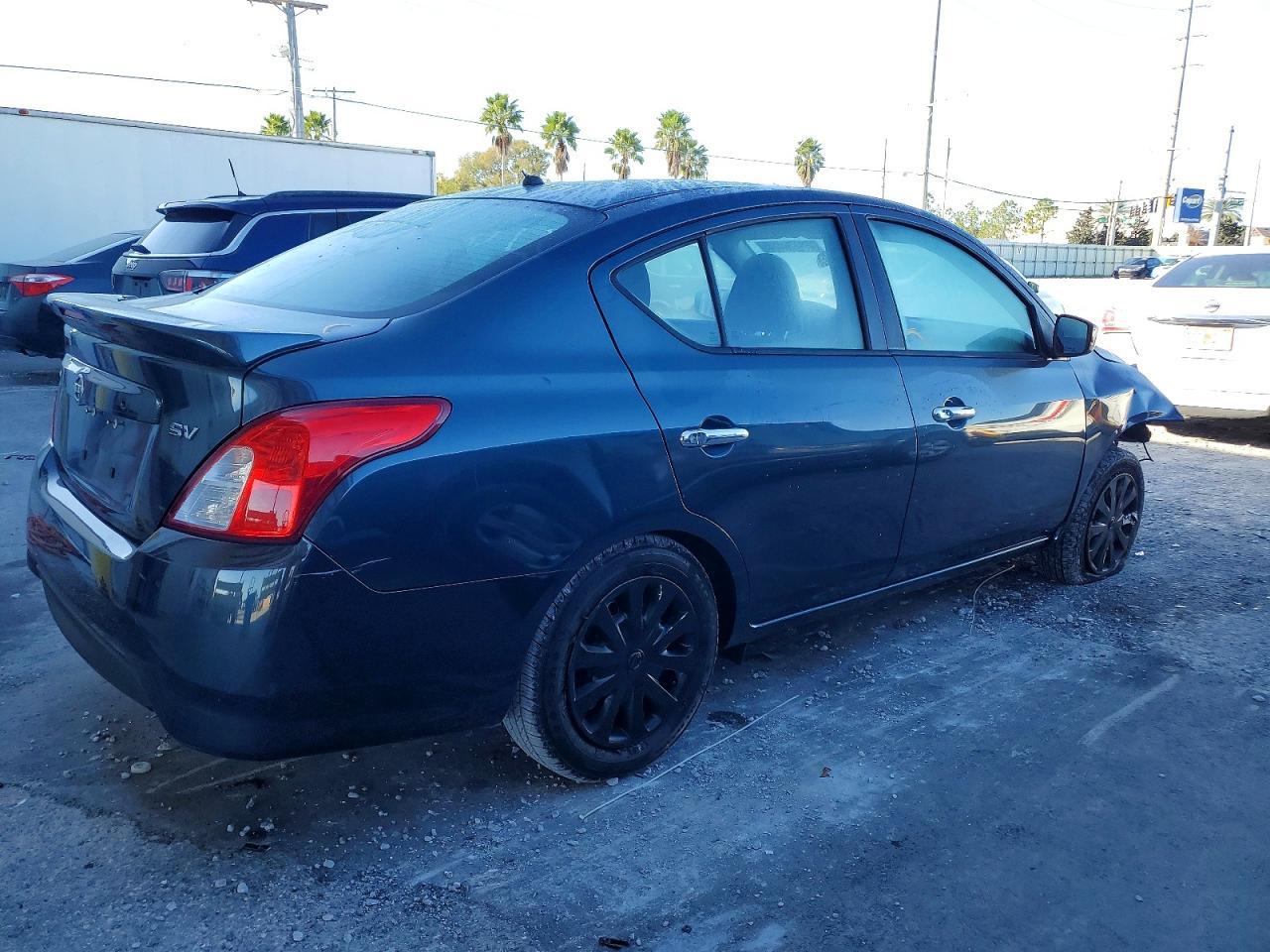 2017 Nissan Versa 1.6 Sv - Фото 3