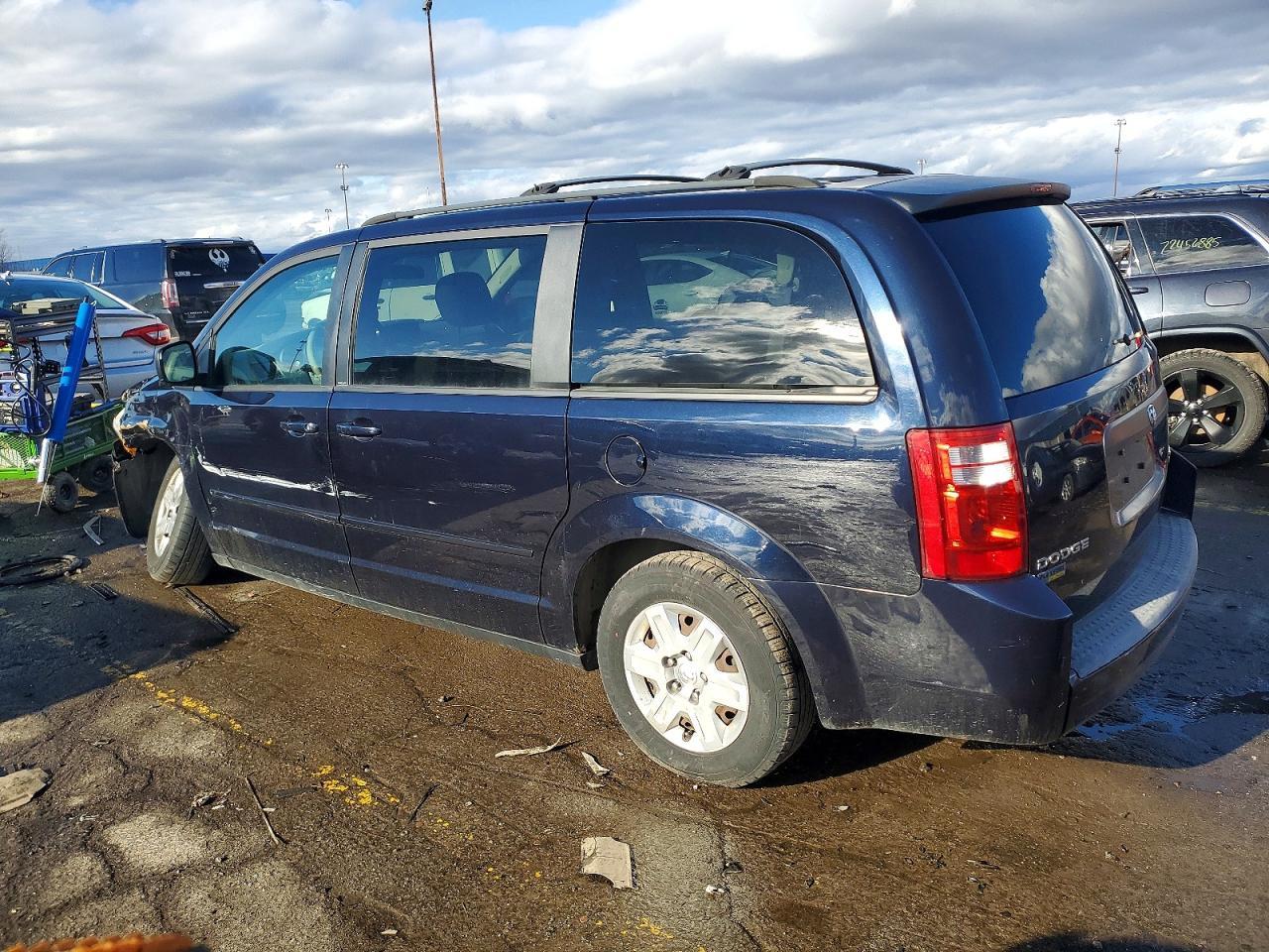 2010 Dodge Grand Caravan Se - Image 2