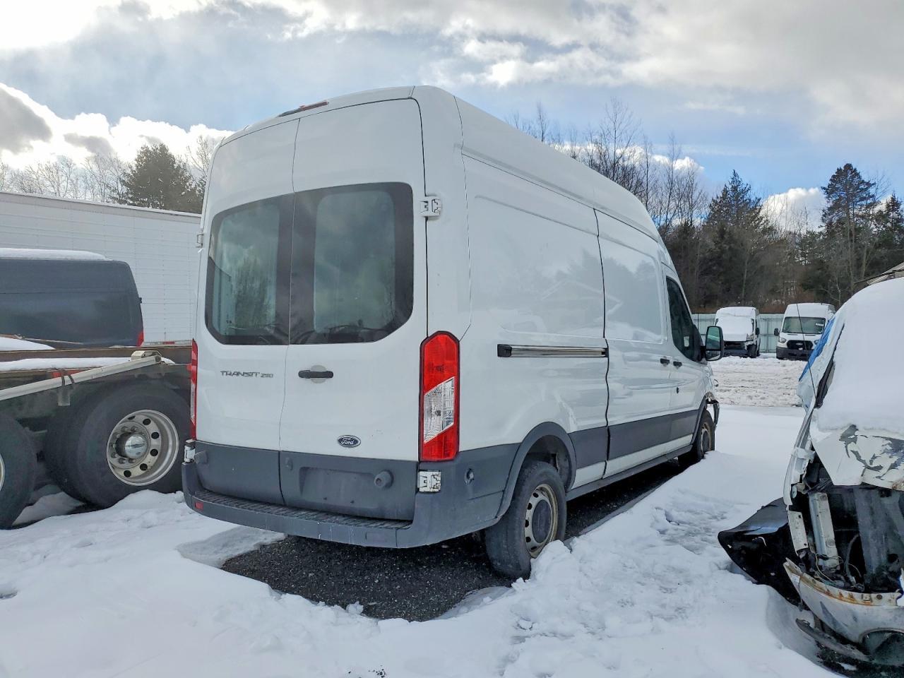 2017 Ford Transit 250 Delivery Van - Image 3