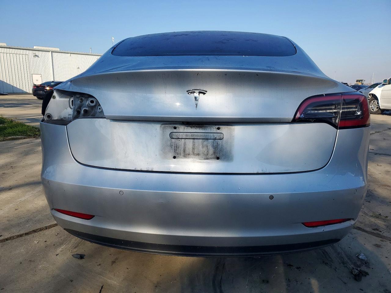 2018 Tesla Model 3 - Фото 6