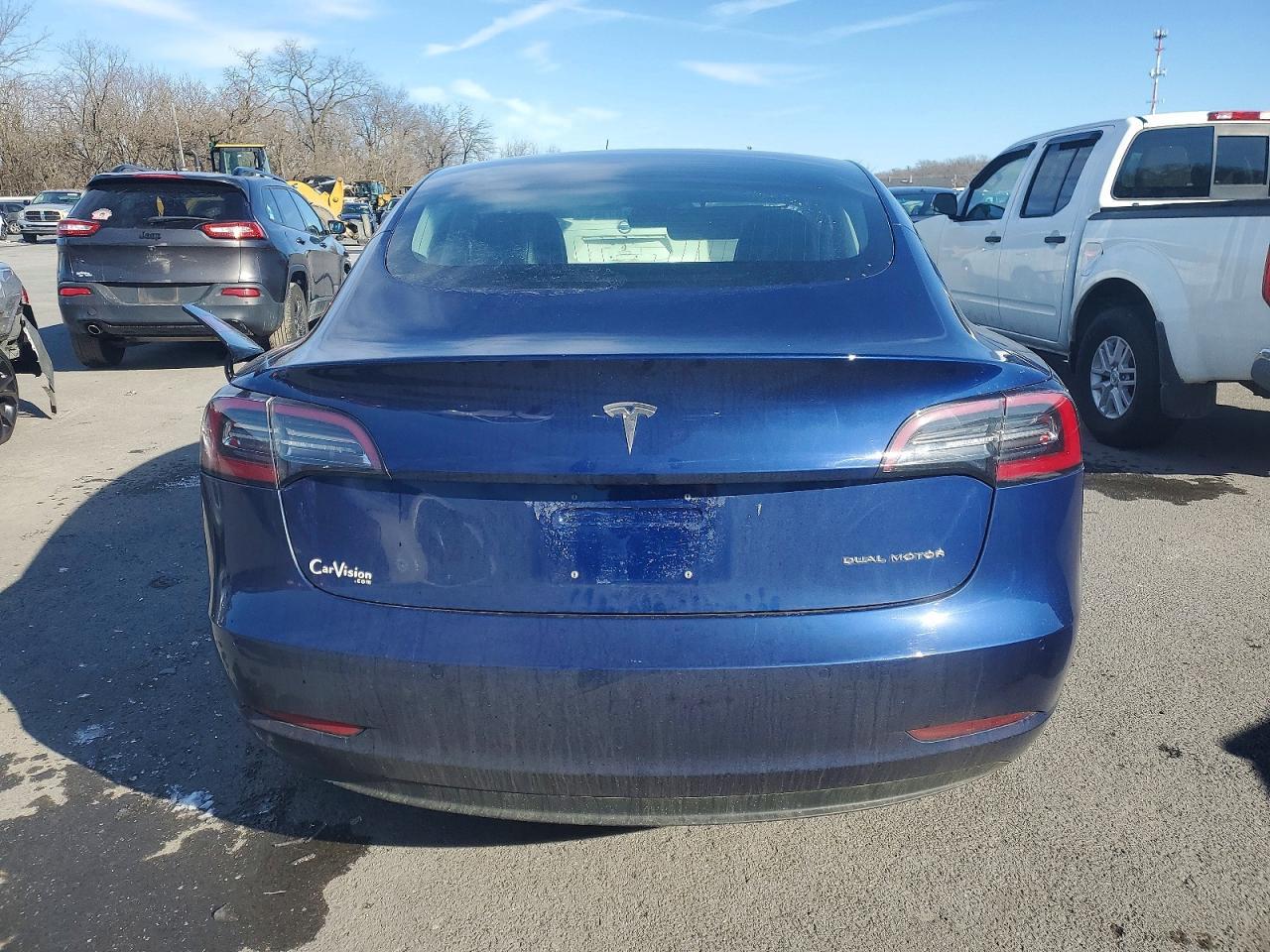 2018 Tesla Model 3 - Фото 6