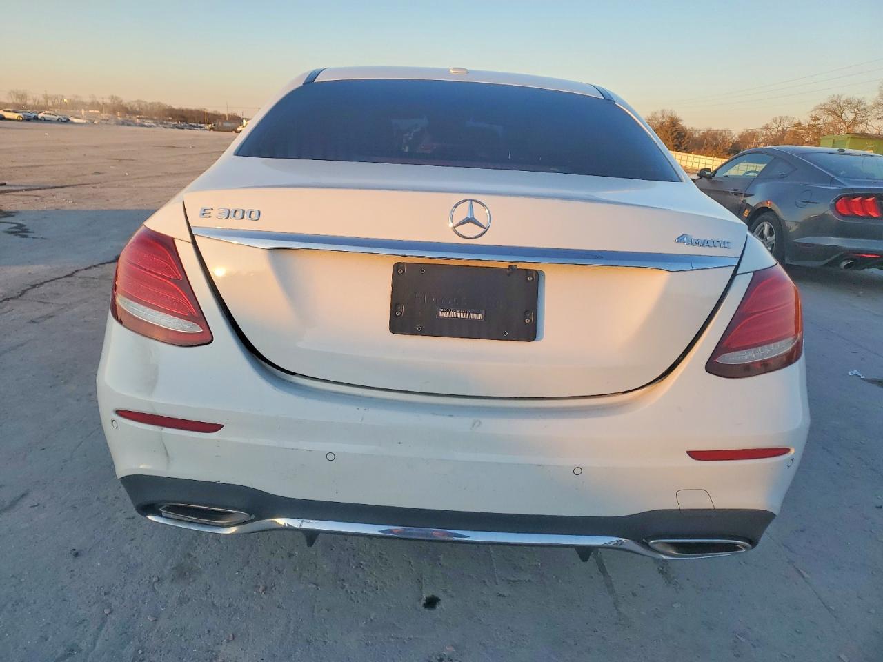 2018 Mercedes-Benz E 300 4Matic - Image 6