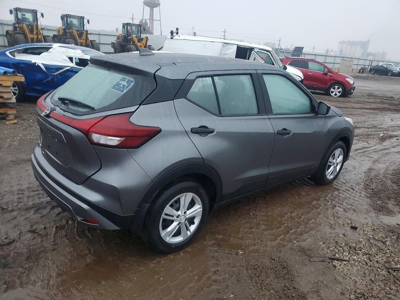2025 Nissan Kicks Play S - Image 3