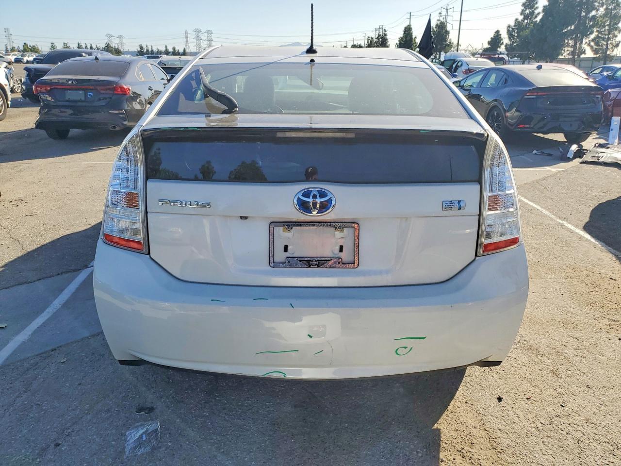 2010 Toyota Prius Iv - Image 6