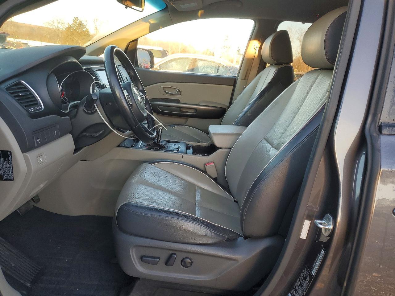 2017 Kia Sedona Lx - Фото 7