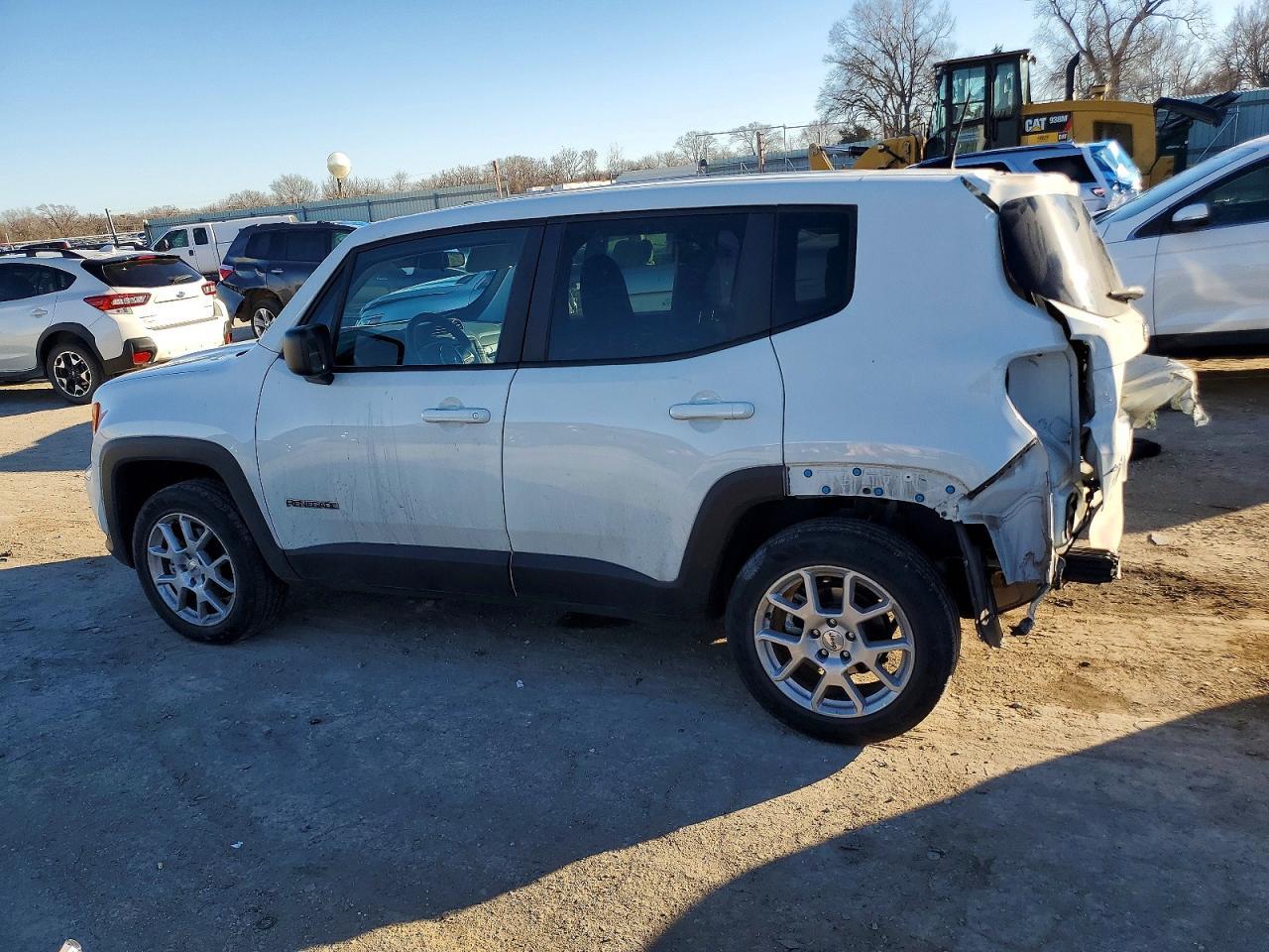 2023 Jeep Renegade Latitude - Фото 2