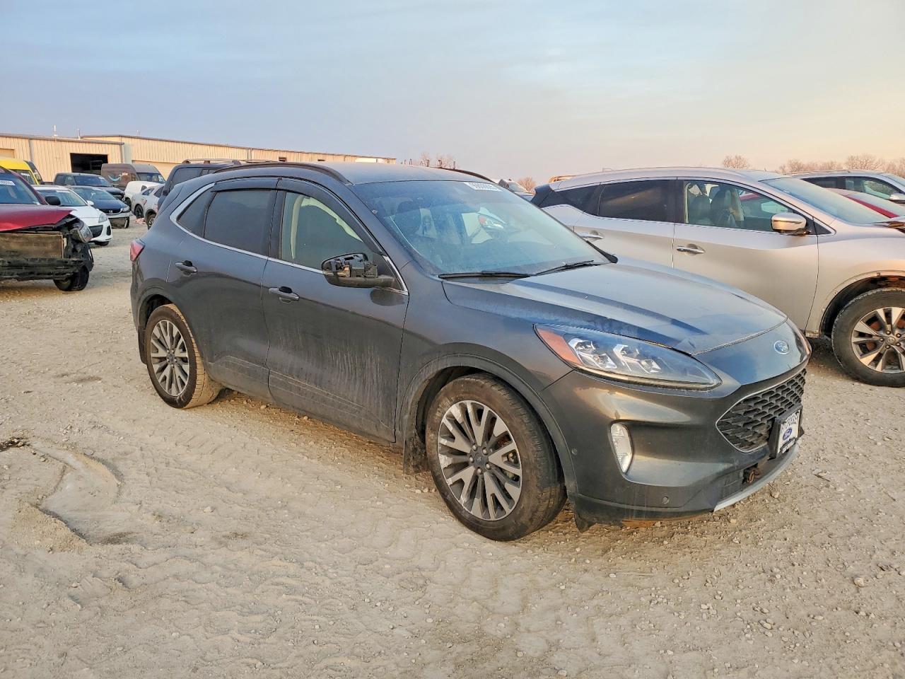 2020 Ford Escape Titanium - Image 4