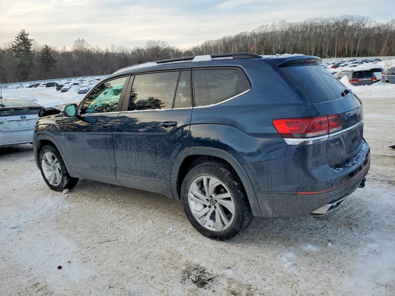 2021 Volkswagen Atlas Se - Image 2