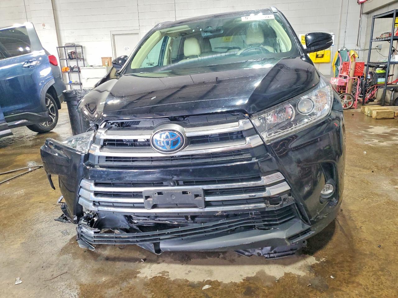 2019 Toyota Highlander Hybrid Limited Platinum - Фото 5