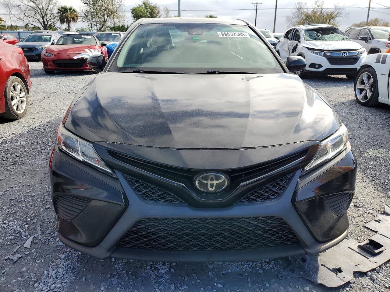 2019 Toyota Camry Se - Image 5