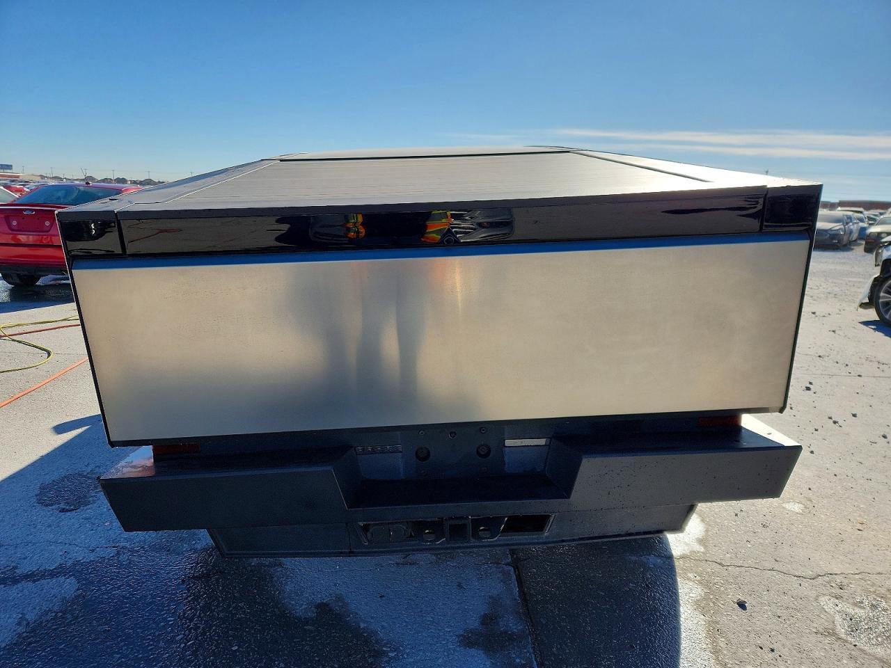 2024 Tesla Cybertruck - Image 6