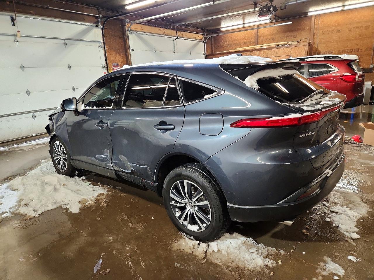 2021 Toyota Venza Le - Image 2