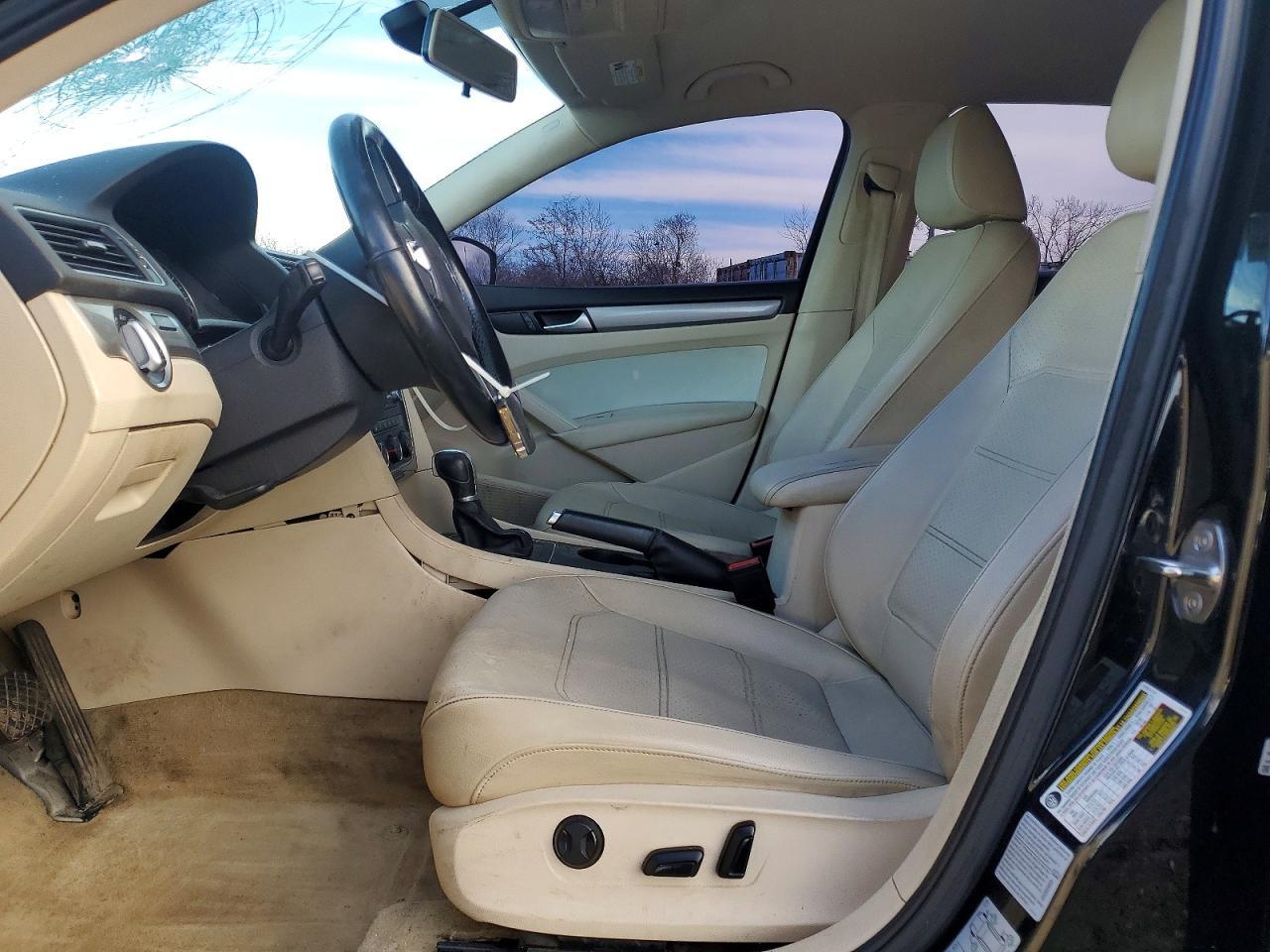 2015 Volkswagen Passat S - Image 7